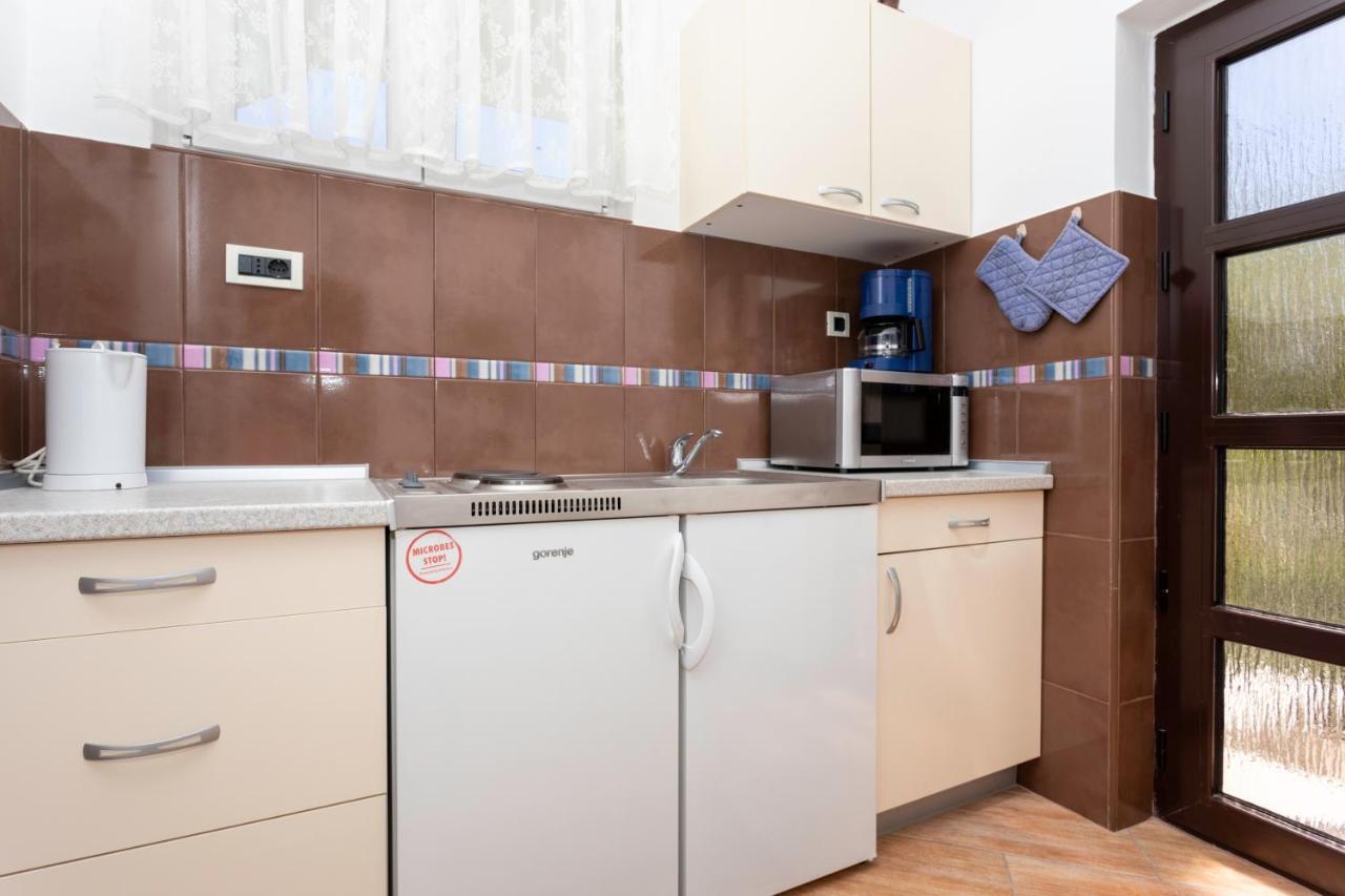 Apartments Hana Baska  Bagian luar foto